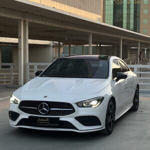 سيارة مرسيدس بيضاء تم شراؤها